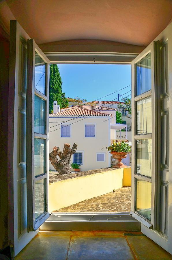 Villa Spetses Екстериор снимка